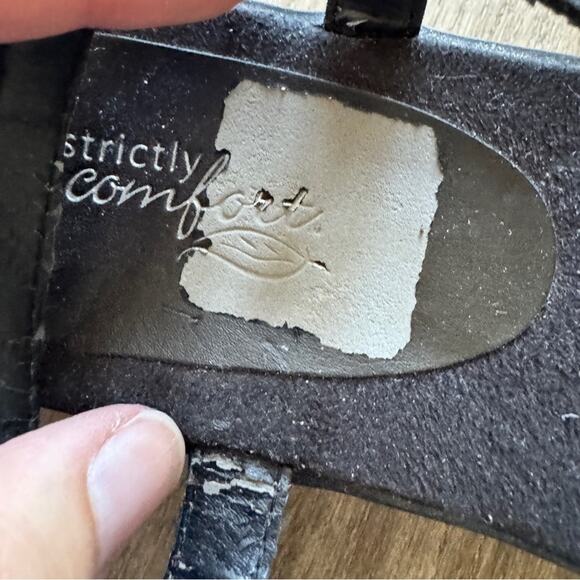 Strictly Comfort Black Leather Strappy Sandals Women 7.5 Low Wedge Shoes Comfort - Picture 7 of 8